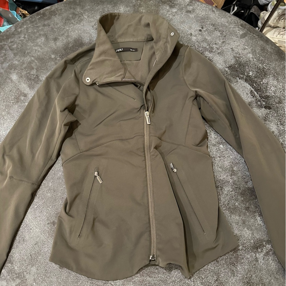 Nau asymmetrical zip jacket army green water resistant womens size xs
